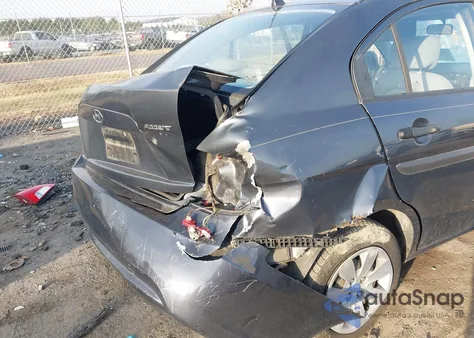 2009 Hyundai Accent Gls z USA, uszkodzony, nr VIN KMHCM46C99U316976